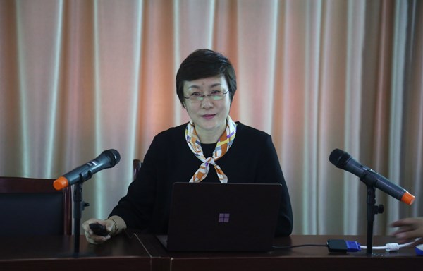 (焦姬萍教授)焦教授强调高校辅导员在大学生心理健康工作中的重要作用